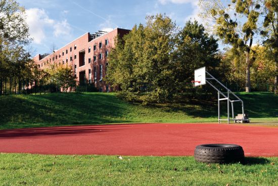 Das Bild zeigt einen Teil der Sportanlage der Hochschule des Bundes. (Quelle: HS Bund) Das Bild zeigt einen Teil der Sportanlage der Hochschule des Bundes.